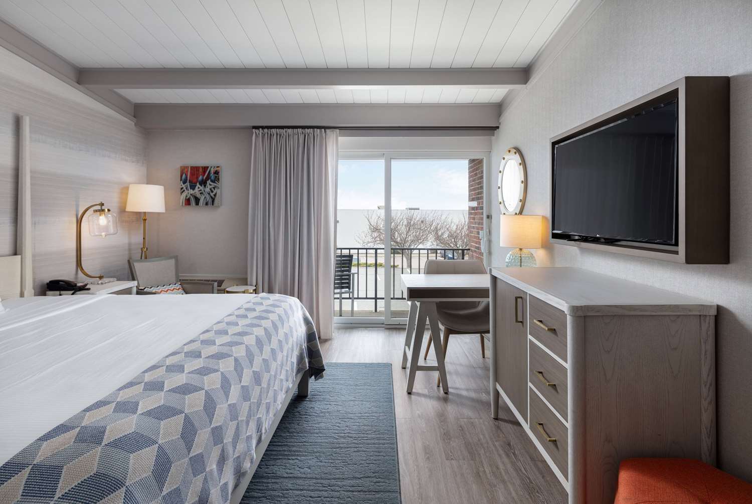 Howard Johnson by Wyndham Middletown Newport Area 5/22