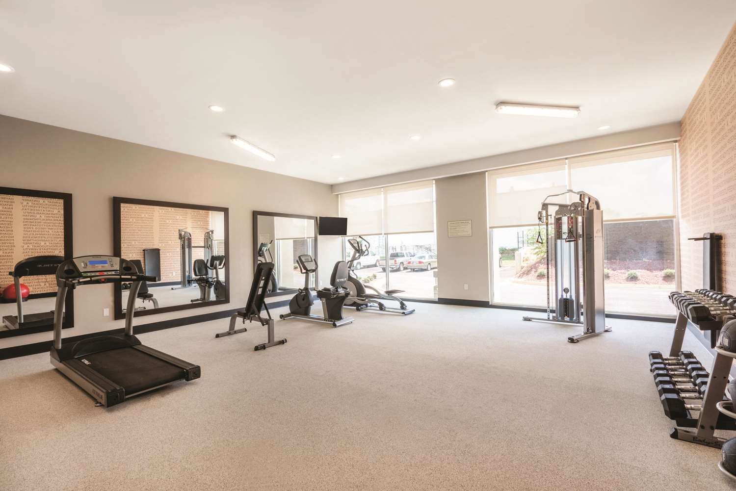 La Quinta Inn & Suites by Wyndham Memphis Downtown 23/36