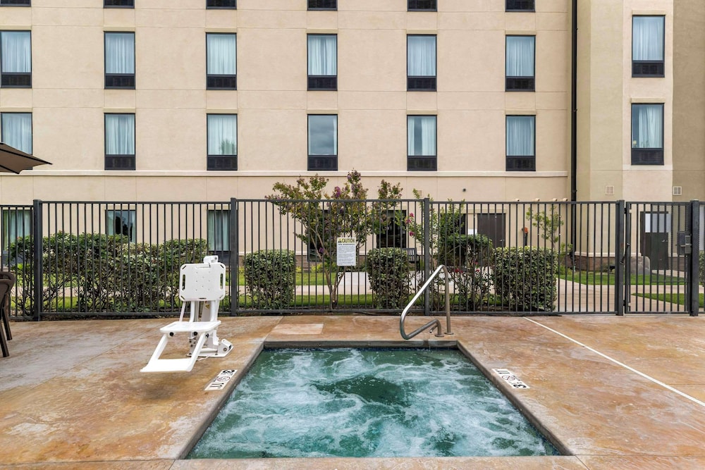 Comfort Suites Carlsbad 5/48