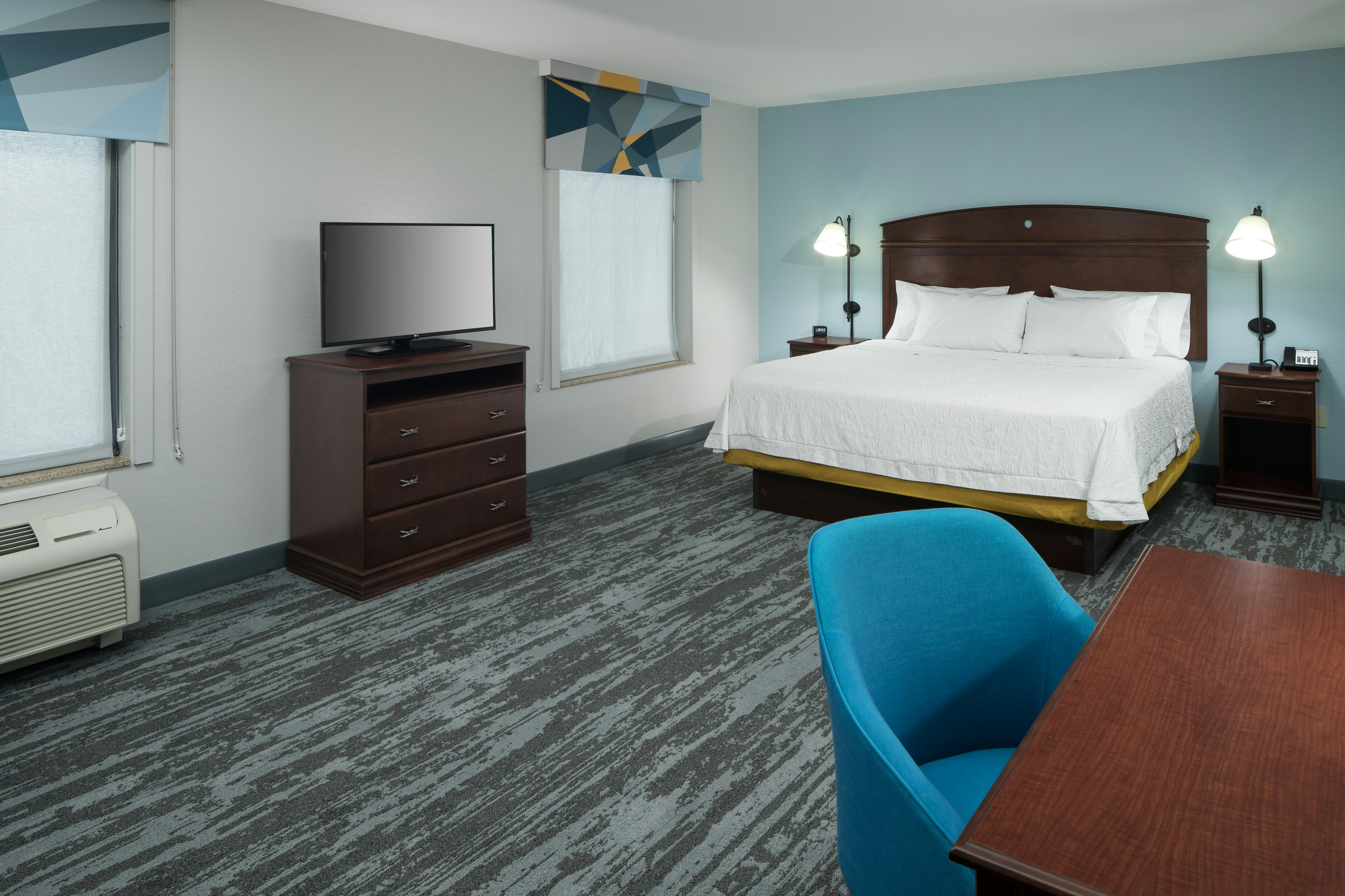 STUDIO, SUITE, KING BED