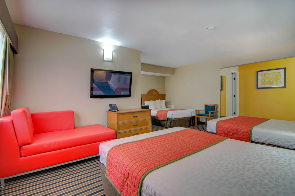 WESTBRIDGE INN AND SUITES 17/39