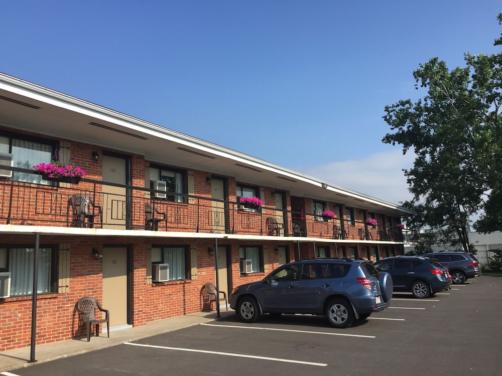 Motel Et Appartements Du Fleuve 32/37