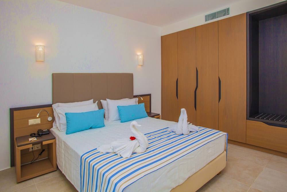 Minos Hotel 12/50