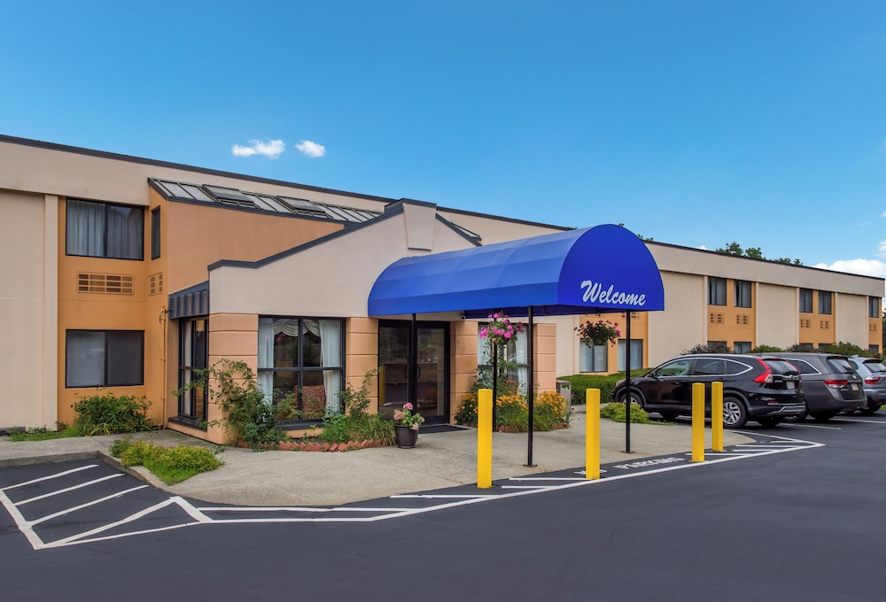 All Seasons Inn & Suites Smithfield Providence 29/36