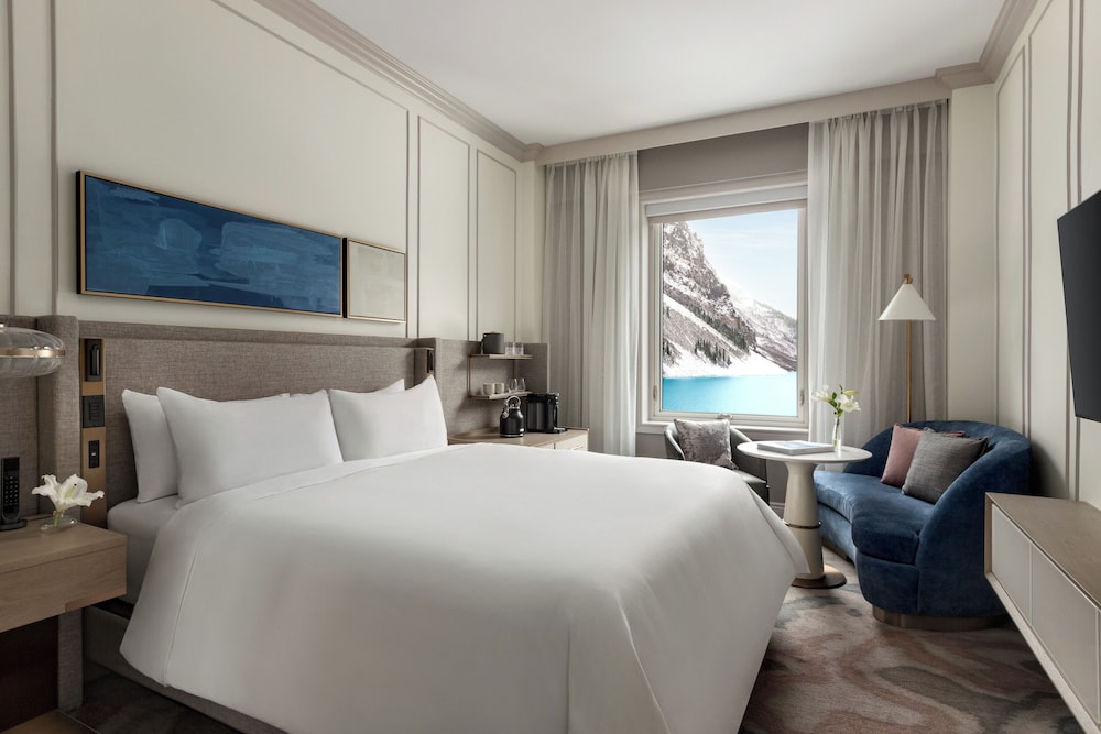Fairmont, King Bed, Lake View