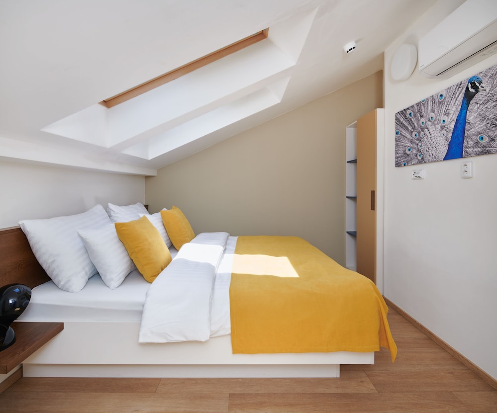 City Nest Apartments by Adrez Living 18/49