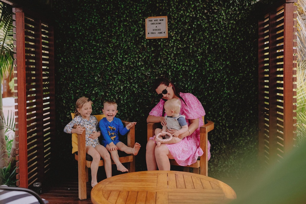 MULWALA MURRAY RIVER MOTEL 6/73