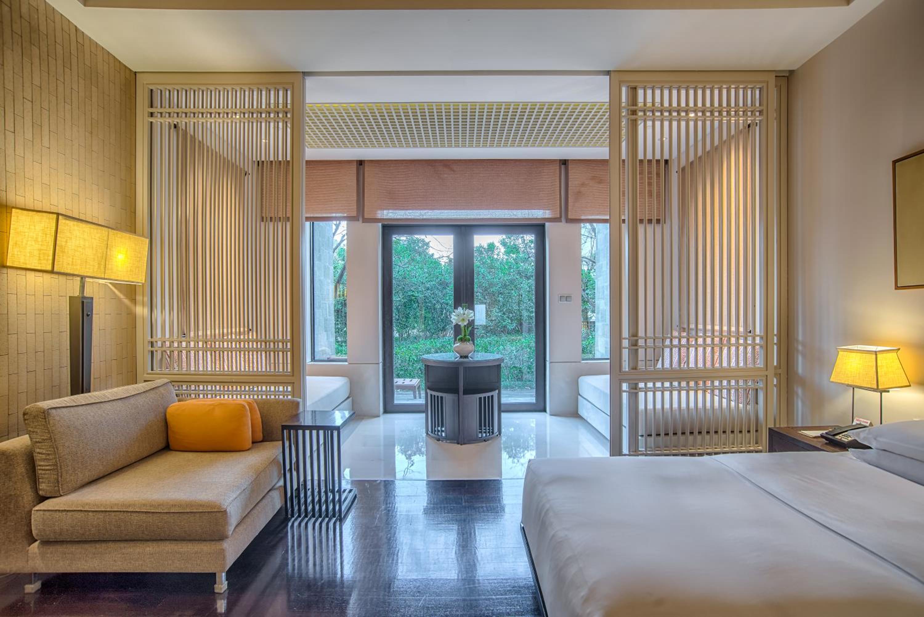 Room, King Bed, Garden and Courtyard View