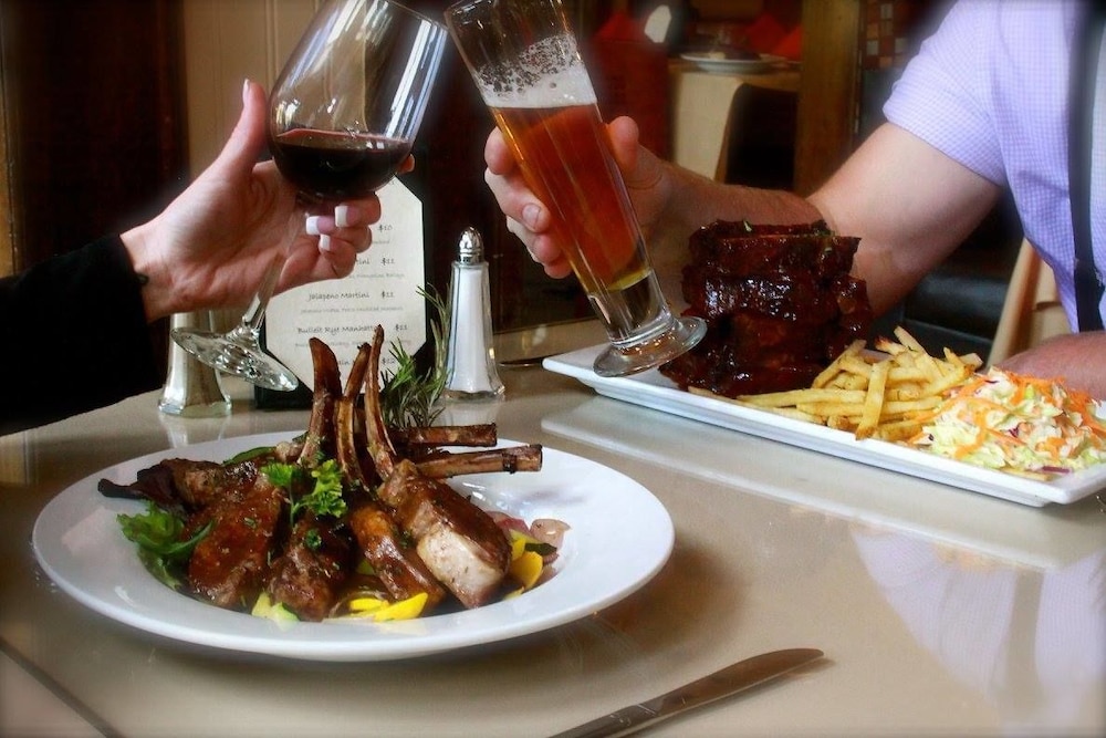 Saddleback Inn 31/44