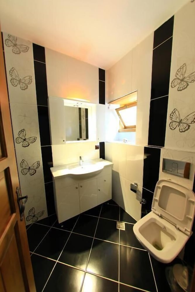 Bacchus Pension 48/49