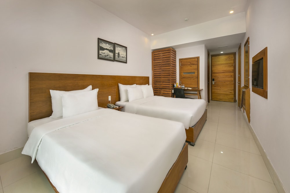 Danang Bay Hotel 8/58