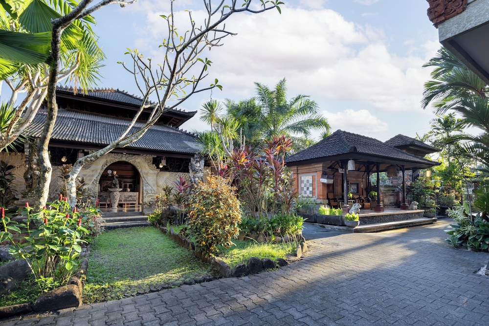 Taman Harum Cottages 79/80