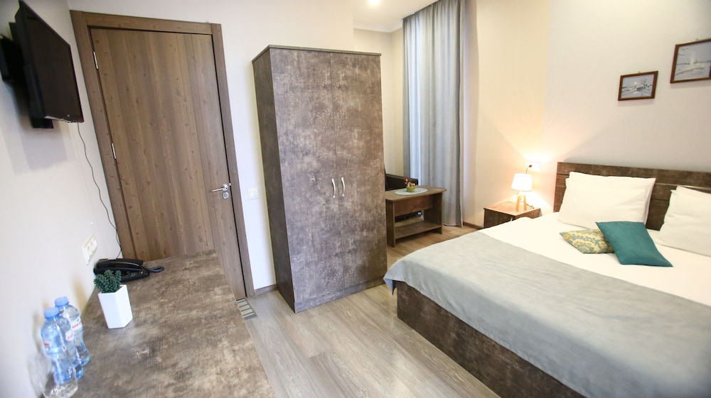 Nabadi Hotel 4/68