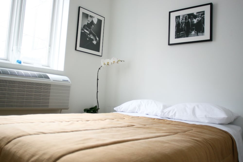 STANDARD, DOUBLE BED, PRIVATE BATHROOM
