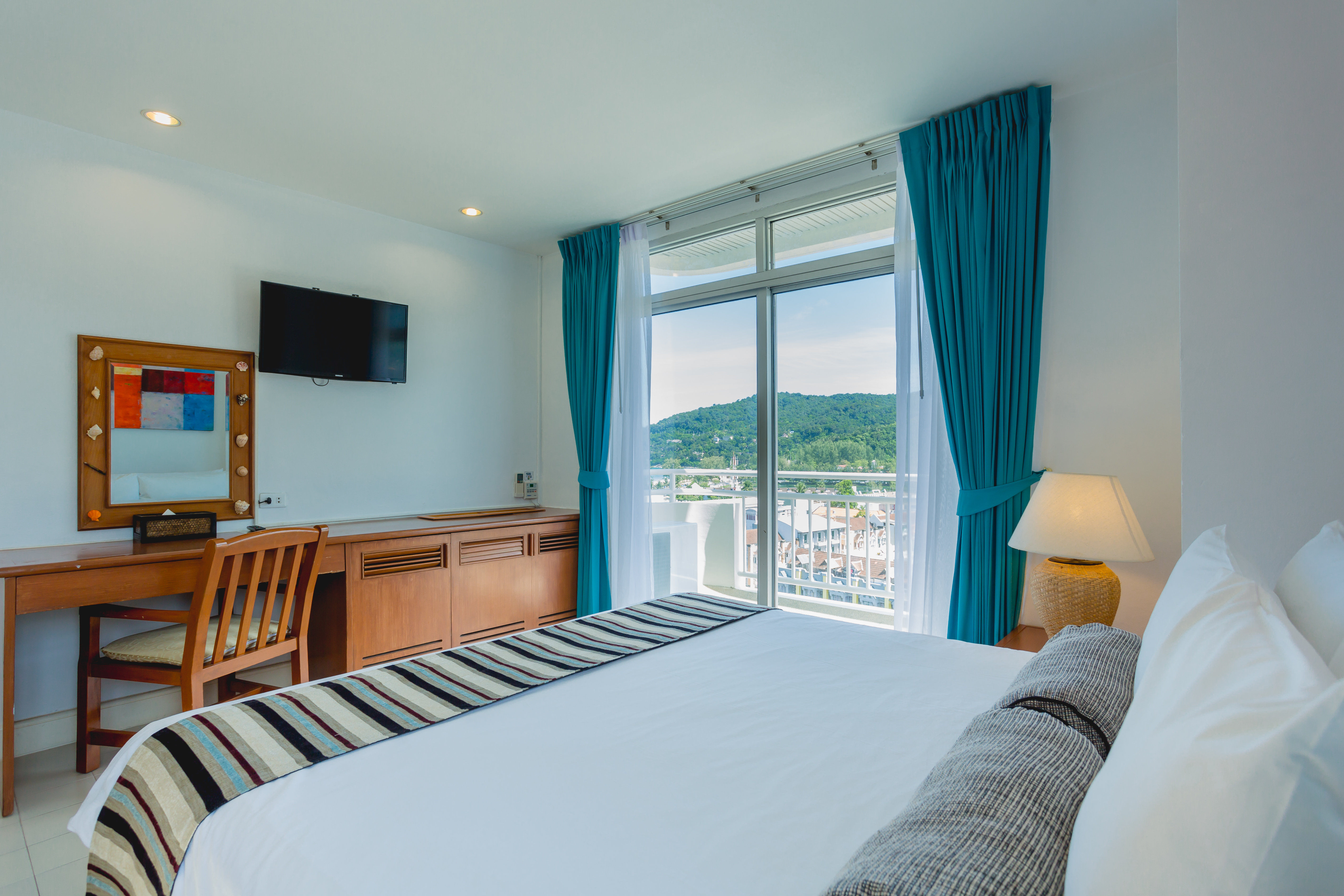 Waterfront Suites Phuket by Centara 24/76