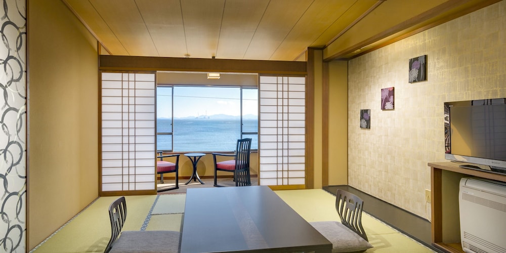 Shinojima Royal Hotel Kasuiso 50/50