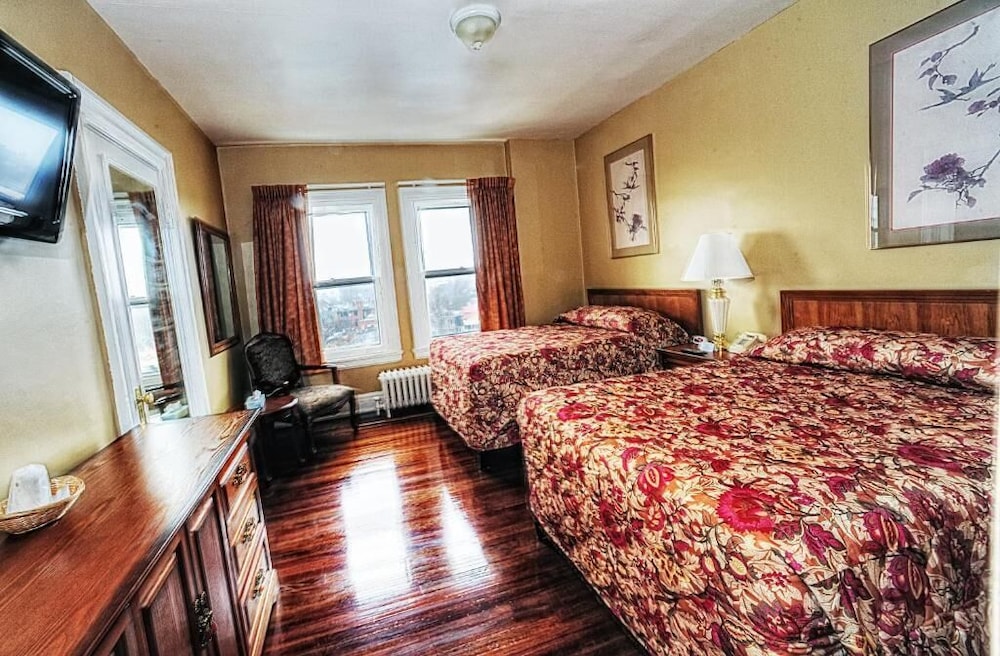 Lenox Hotel and Suites 5/15