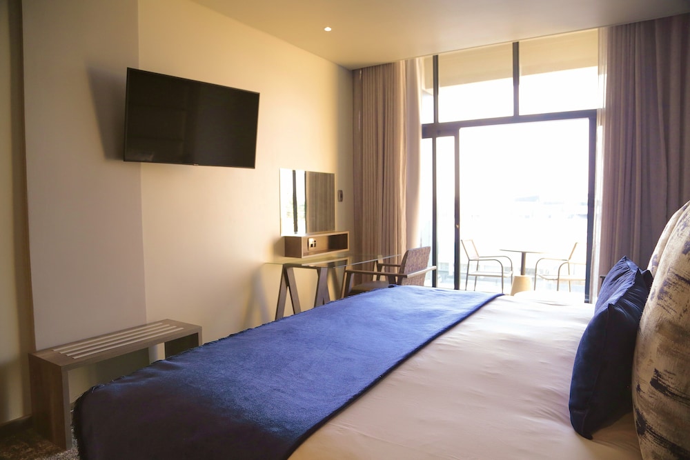 Blueberry Hill Hotel 12/50