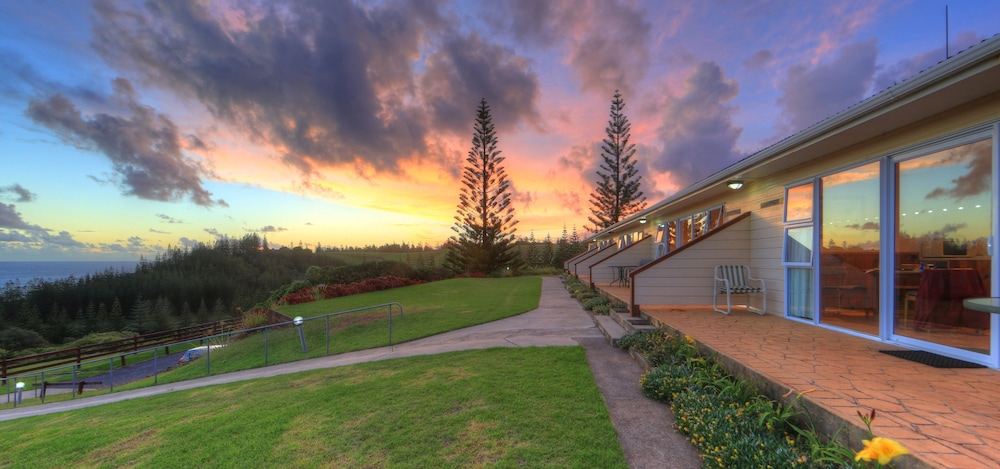 Islander Lodge Apartments 12/24
