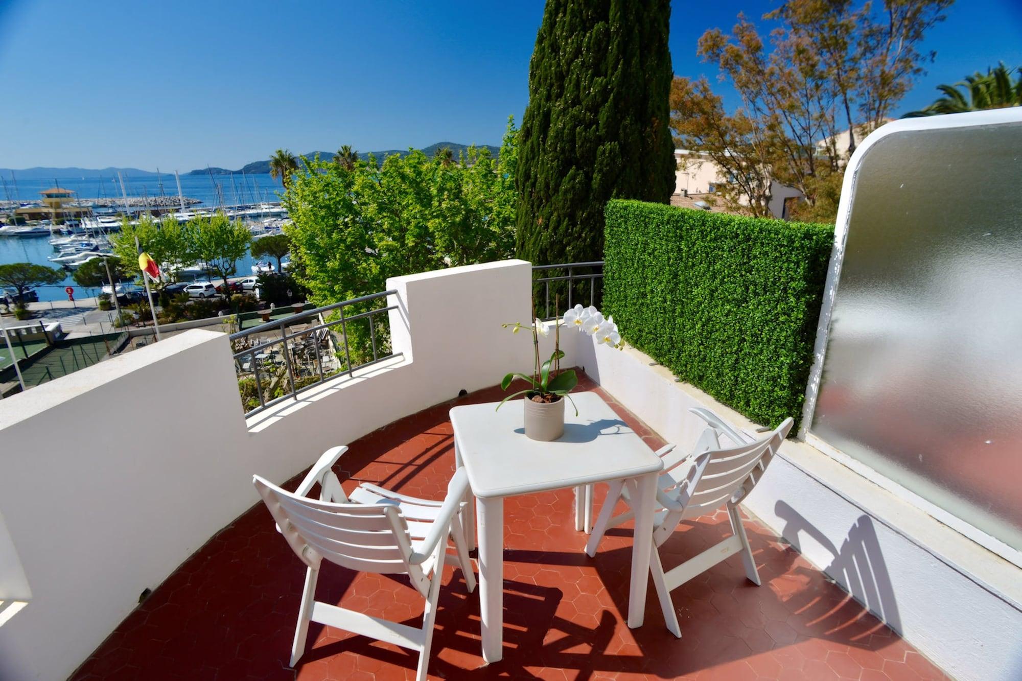 Auberge De La Calanque 31/50