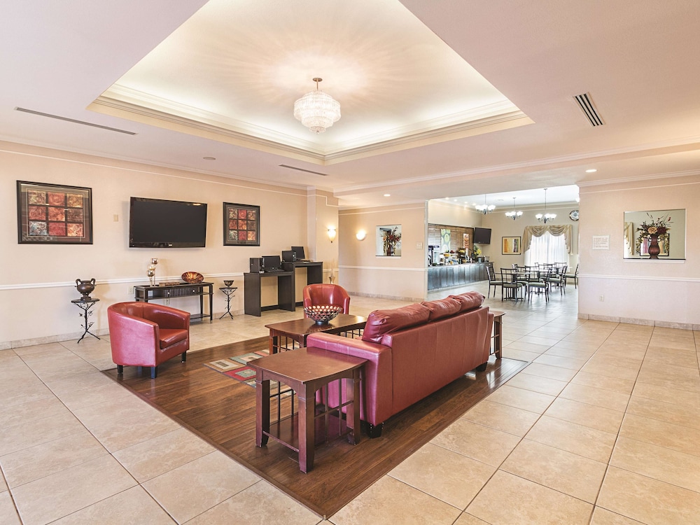 La Quinta Inn And Suites By Wyndham Waxahachie 30/40