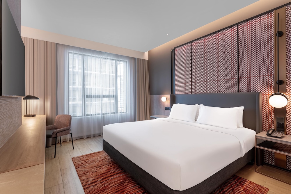 SUPERIOR, KING BED