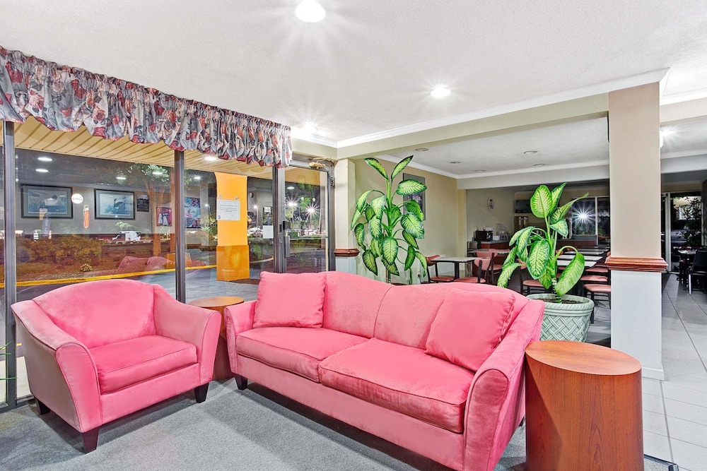 Super 8 by Wyndham Williamsburg/Historic Area 14/26