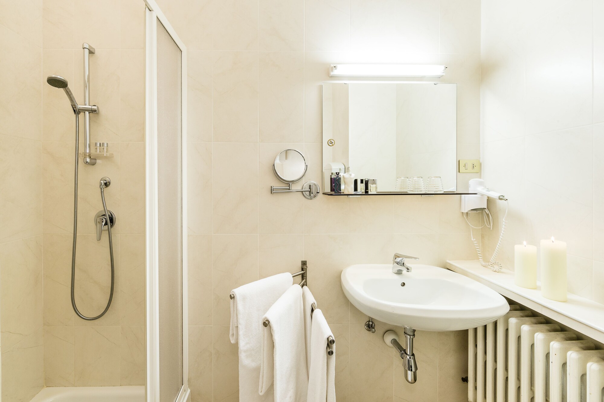 غرفة قياسية بسرير مزدوج، GRAND HOTEL BELLEVUE 3/4