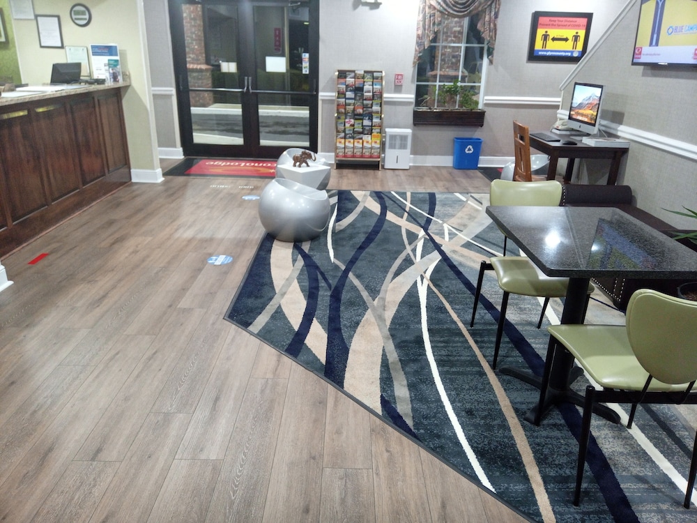 SureStay Hotel by Best Western Brunswick 20/24