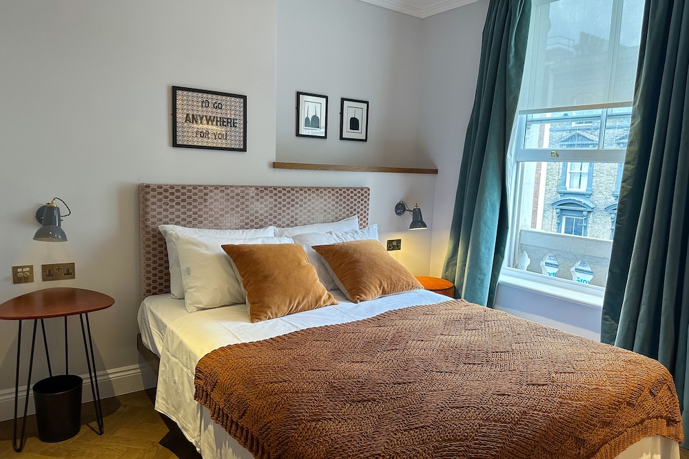 The Knight of Notting Hill 8/50