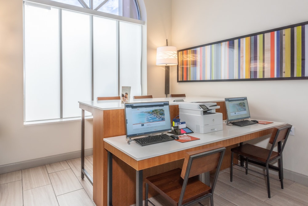 Holiday Inn Express & Suites Bradenton West, an IHG Hotel 60/69