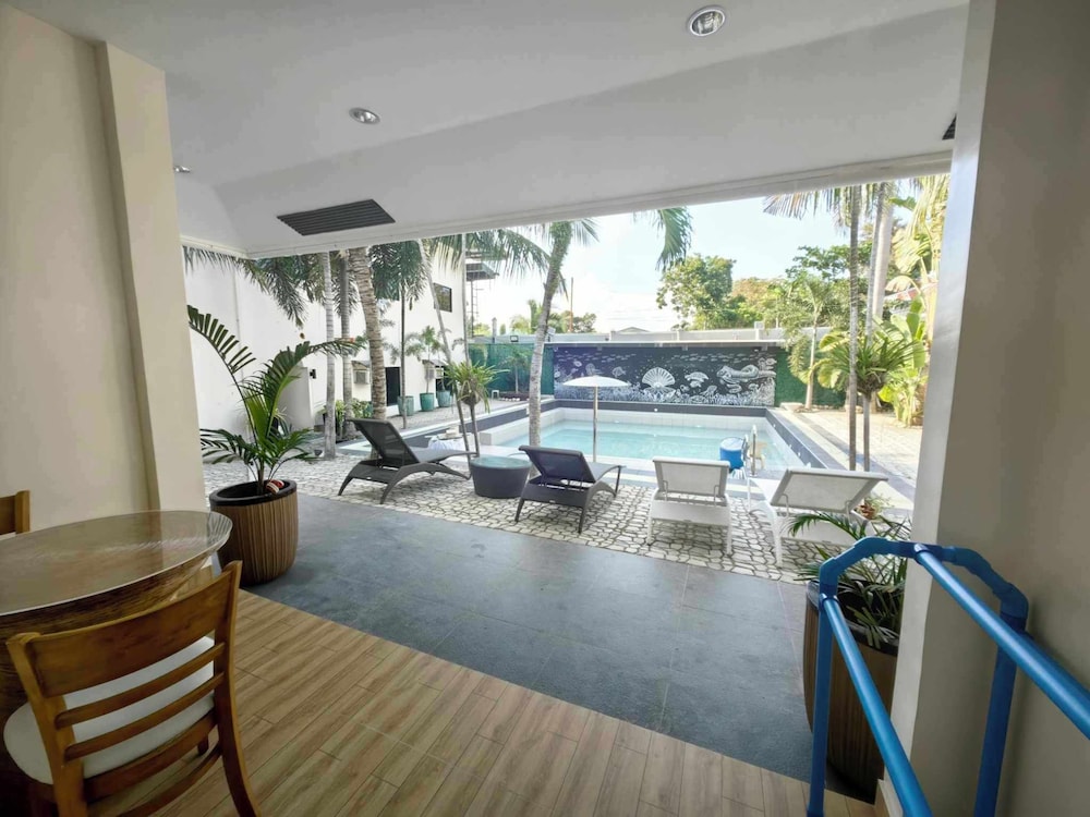 Pescadores Seaview Suites 36/72