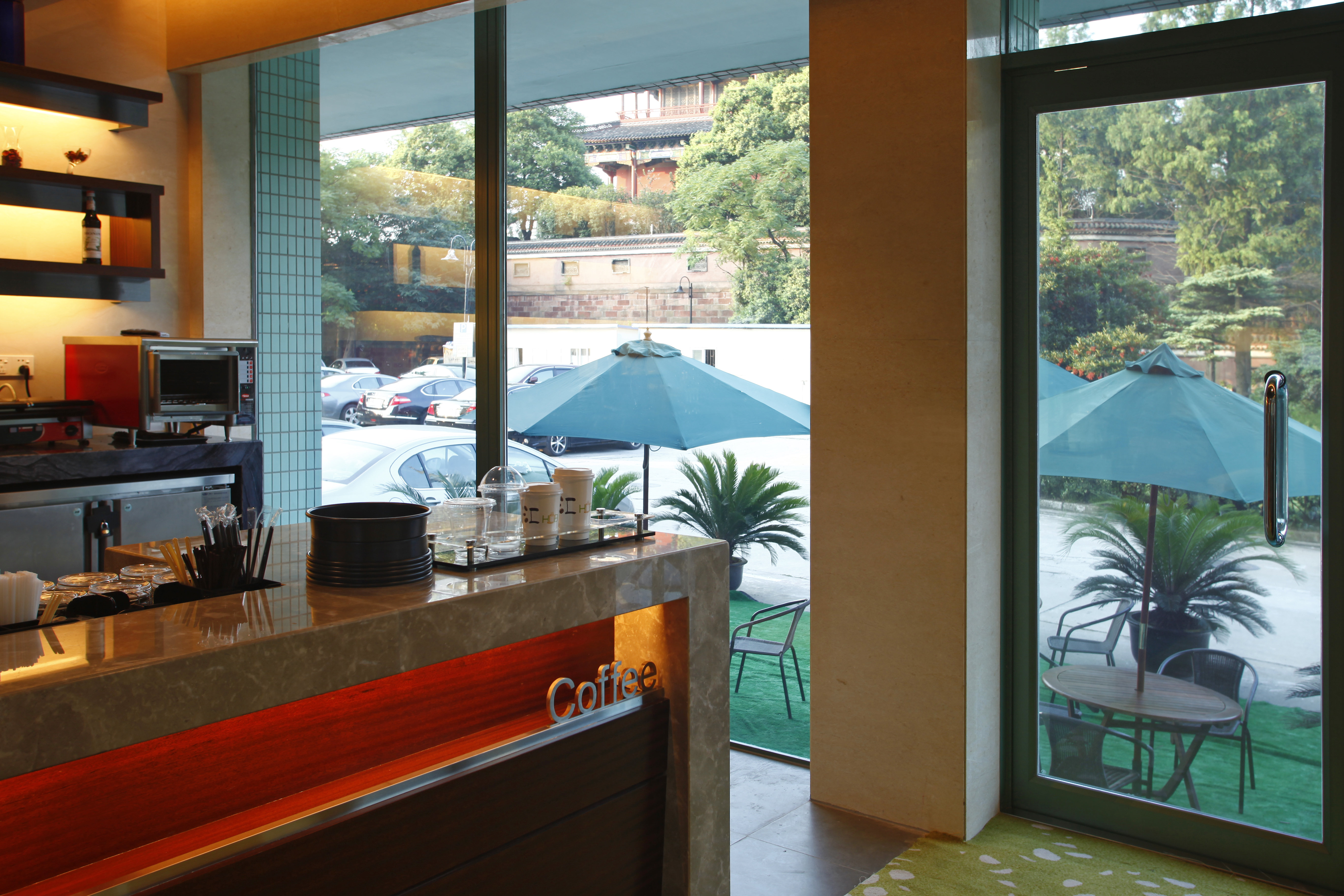 Holiday Inn Riverside 35/82