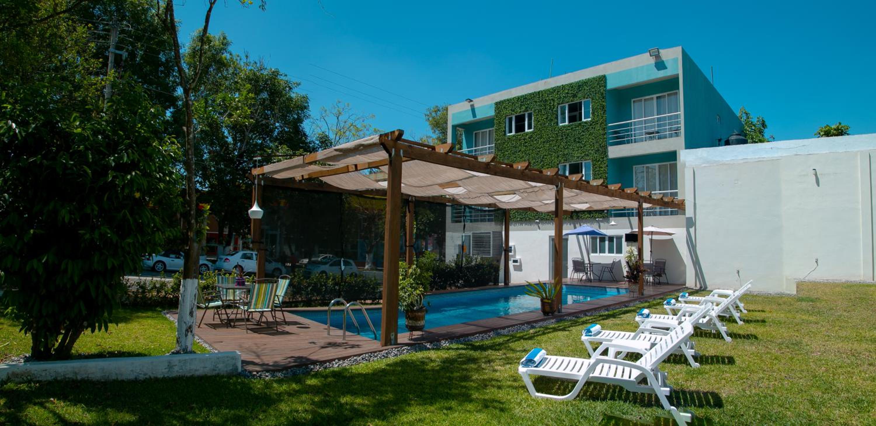 Relax Inn Suites 44/50