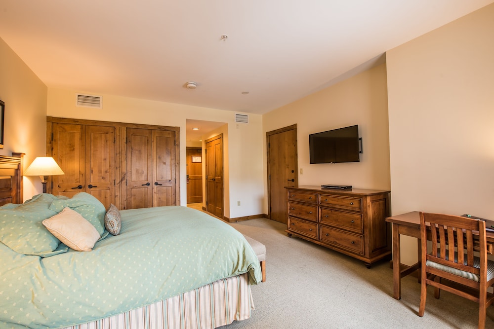 The Lodge At Mountaineer Square 13/34