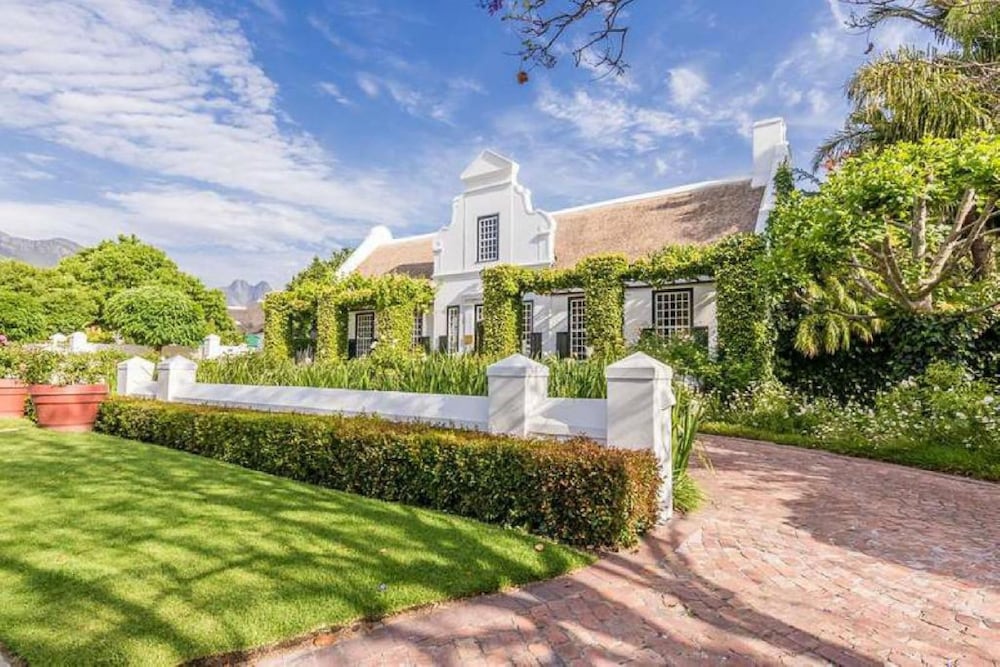 Van Der Stel Manor 37/50