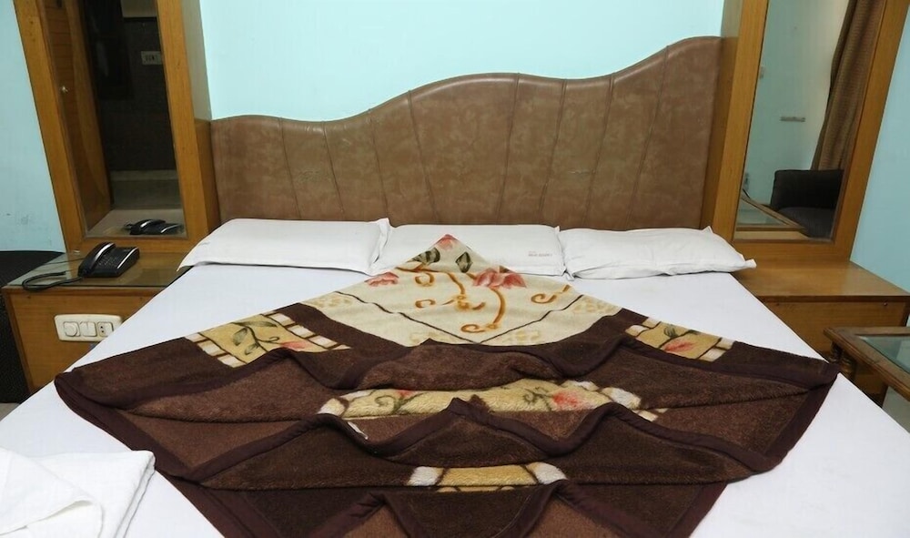 Hotel Delhi Regency 37/63