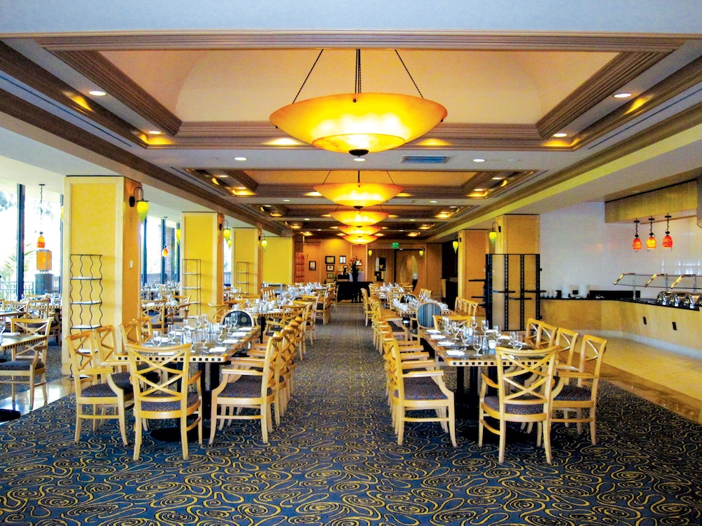 Pacific Palms Resort 24/50