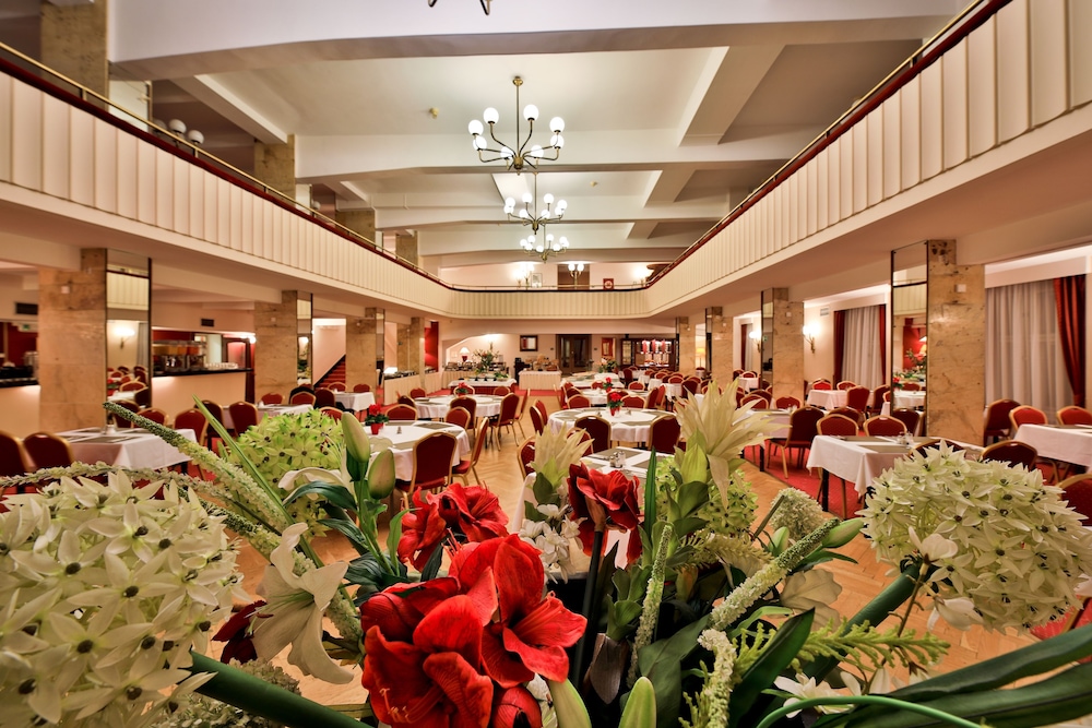 Belvedere Hotel 61/71