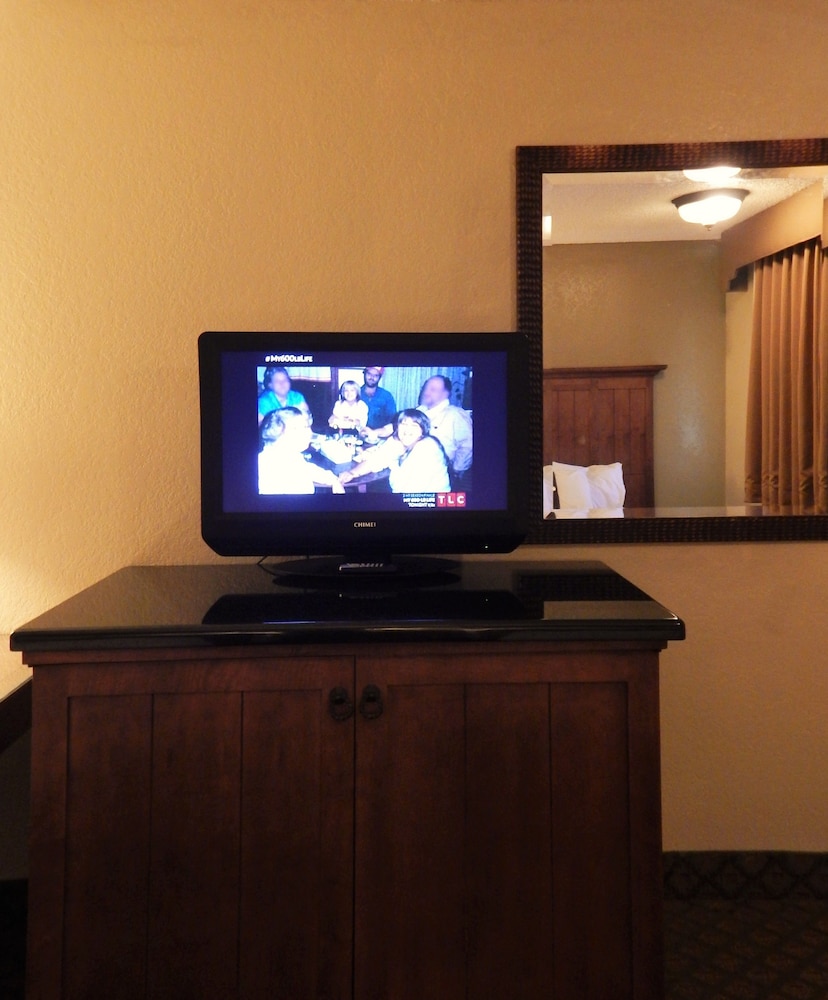 Victory Inn Suites North Phoenix(ex Comfort Inn) thumb 4