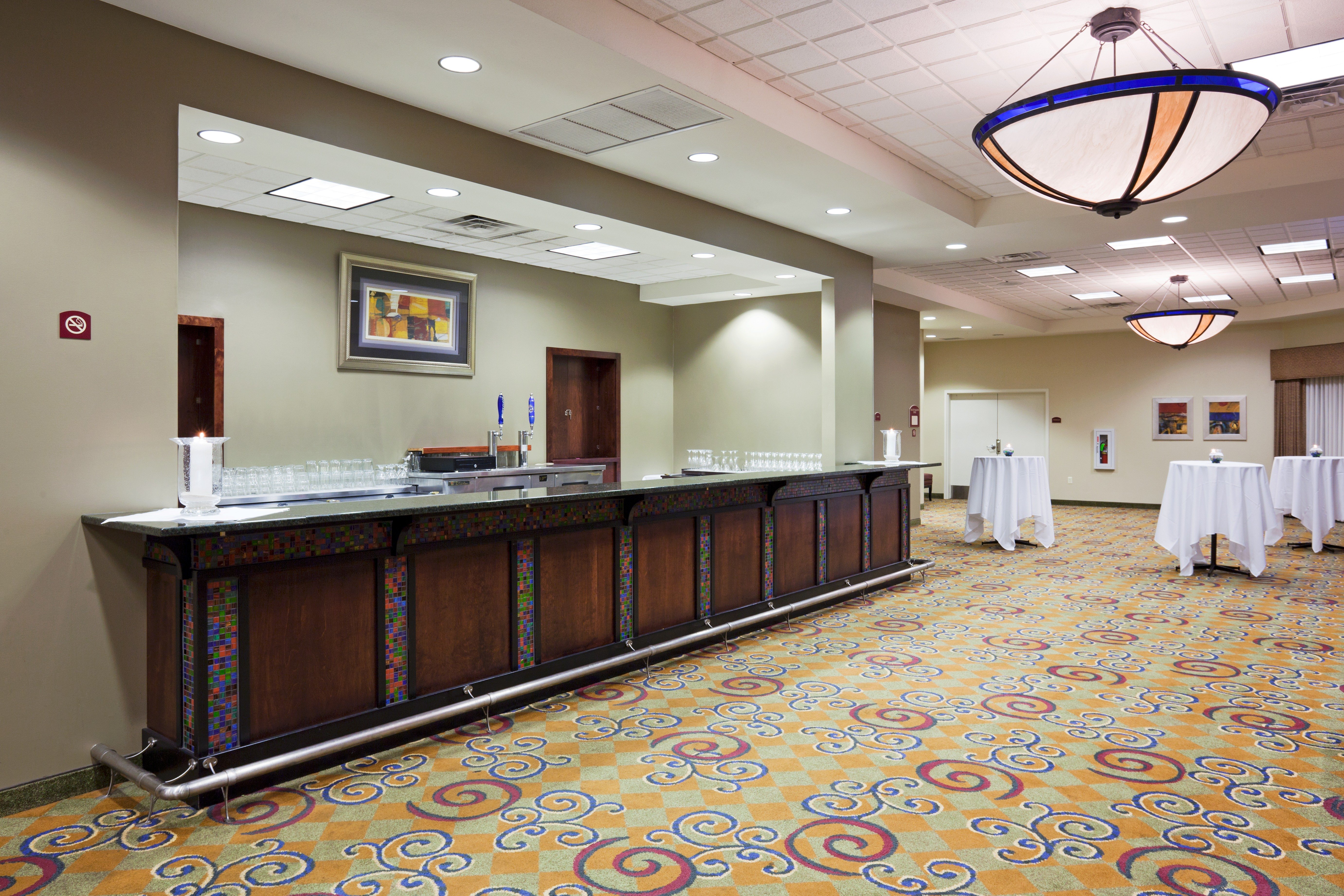 Holiday Inn Conference Ctr Marshfield 9/70