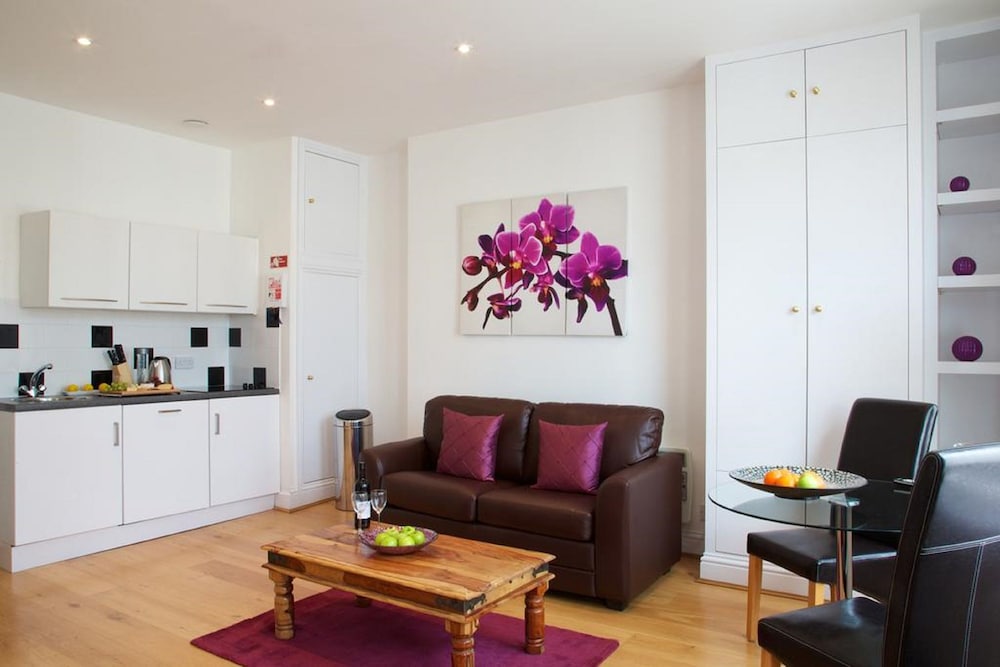 Earl's Court - Longridge Road 24/38