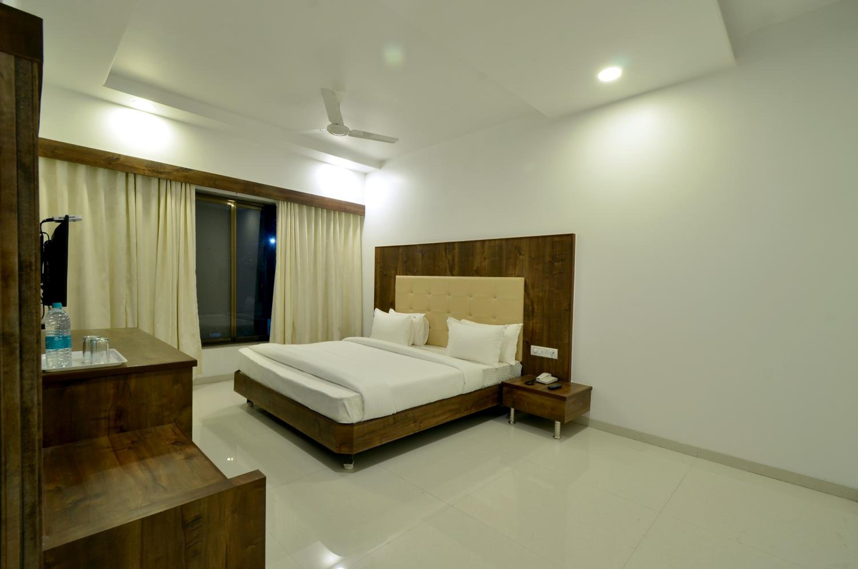 Hotel Dwarka Park 6/11