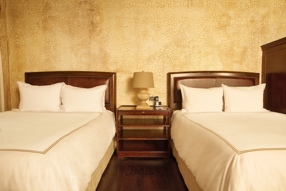 SUPERIOR, 2 QUEEN BEDS