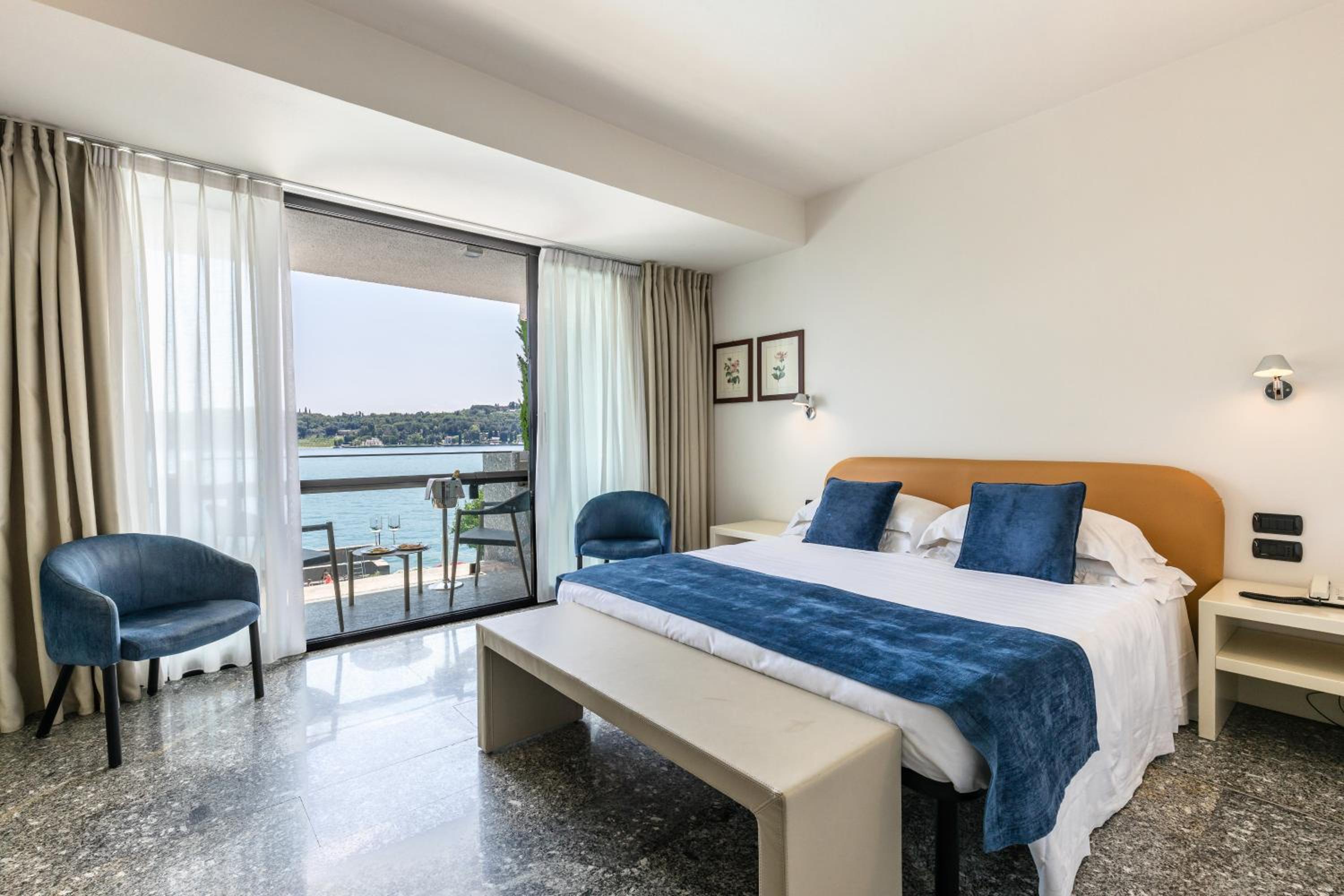 Comfort, Double or Twin Bed, Lake View, Balcony
