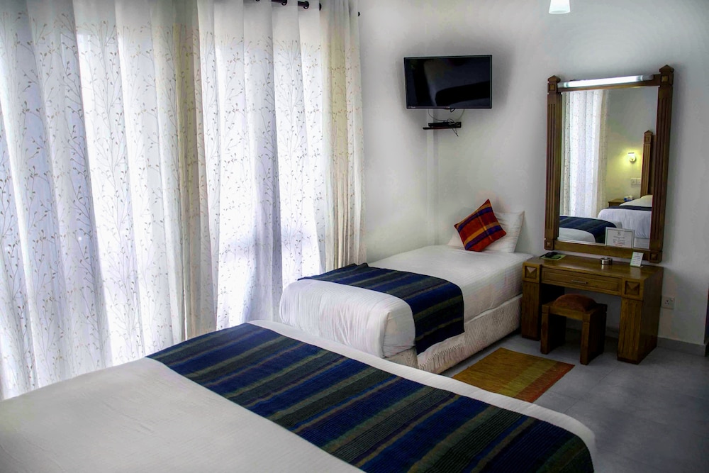 Yo Hotel 28/75