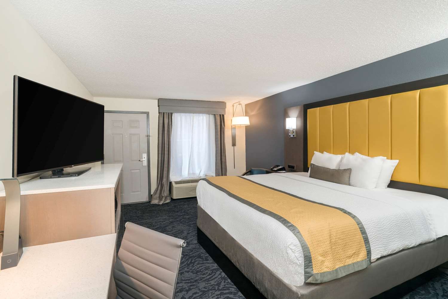 Baymont by Wyndham Franklin/Cool Springs 10/36