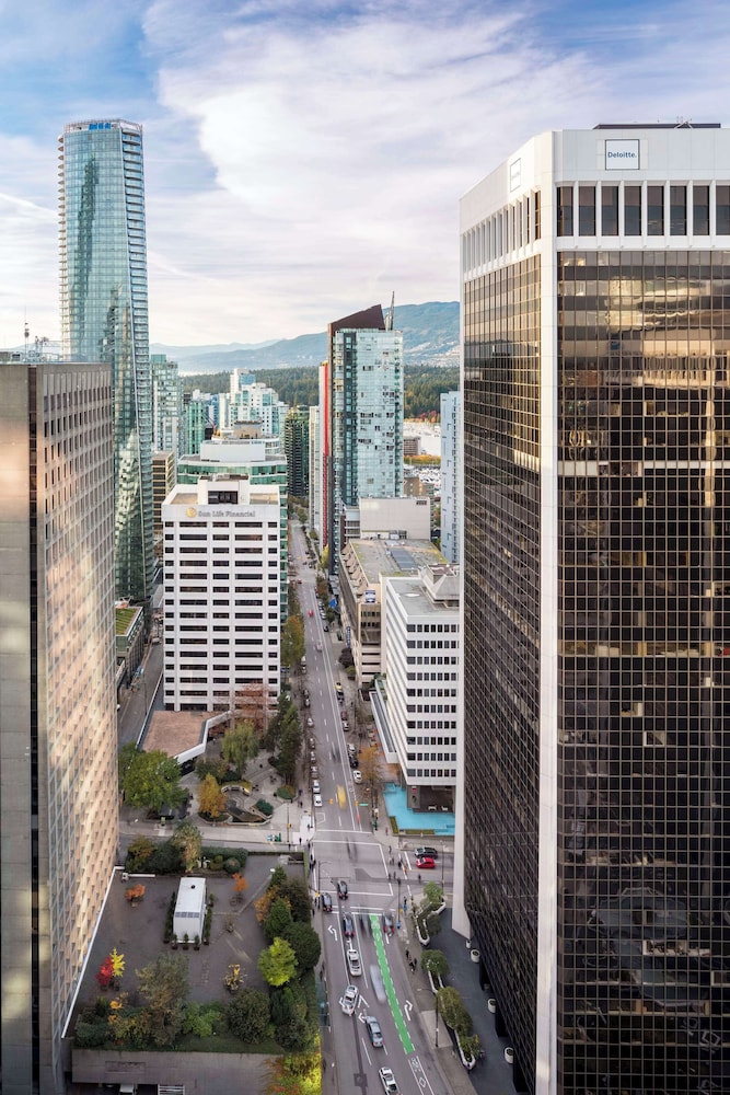 HYATT REGENCY VANCOUVER 65/72