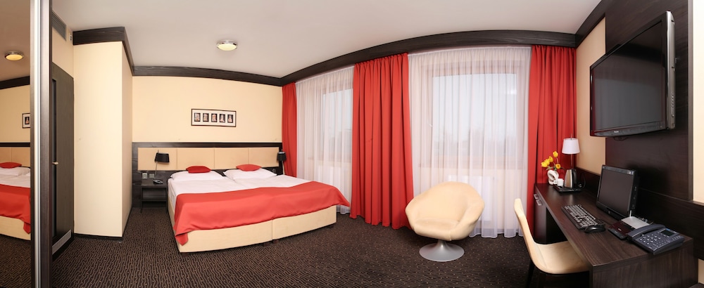 Lifestyle Hotel 9/48