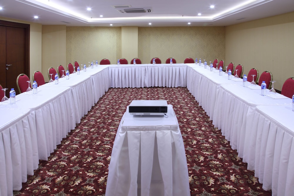 Otel Senbayrak City 4/58